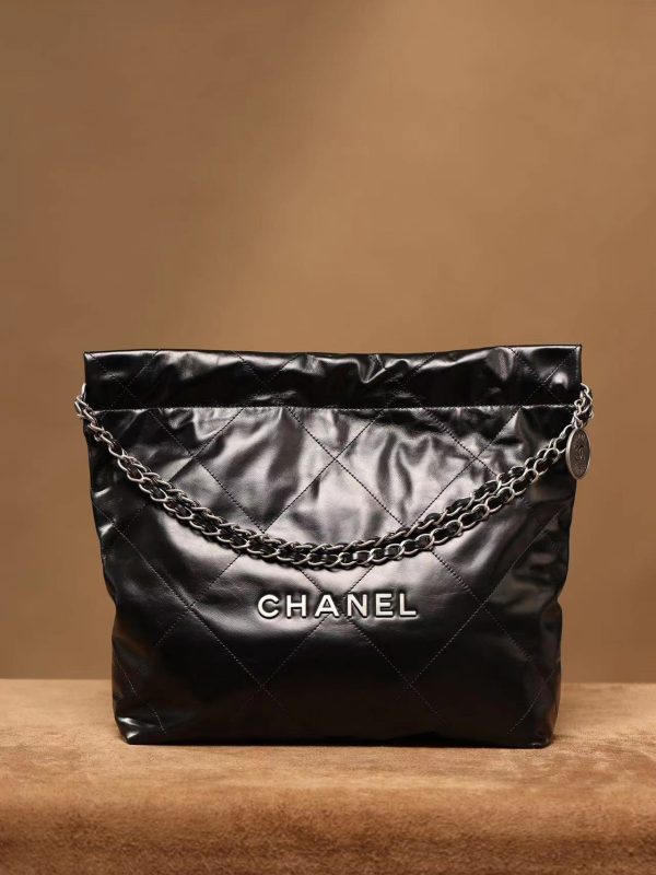 Black Chanel 22 Replica w/ Silver Metal Chain – Stylish & Elegant - Image 9