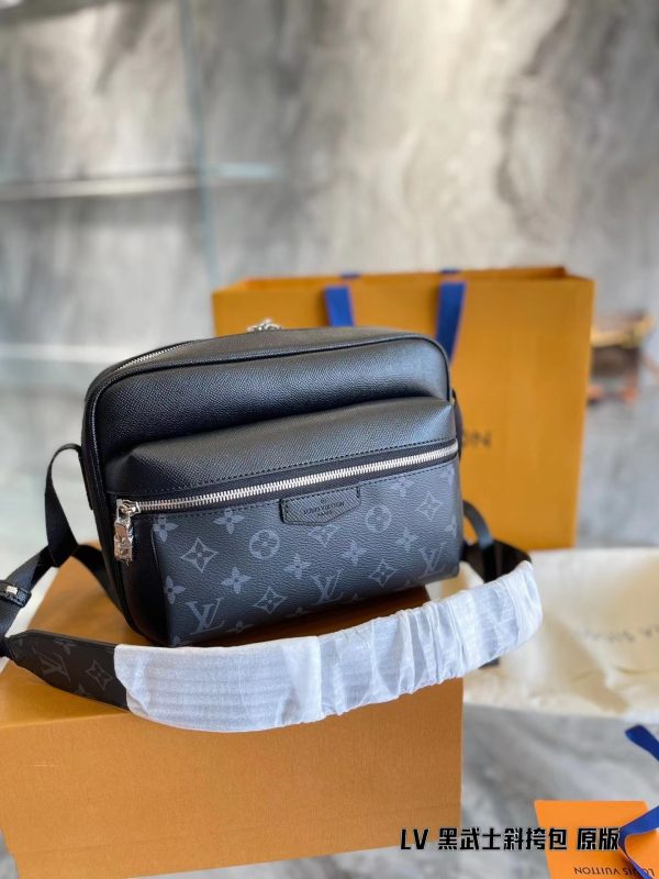 Replica LV Taigarama Outdoor Messenger PM M30830