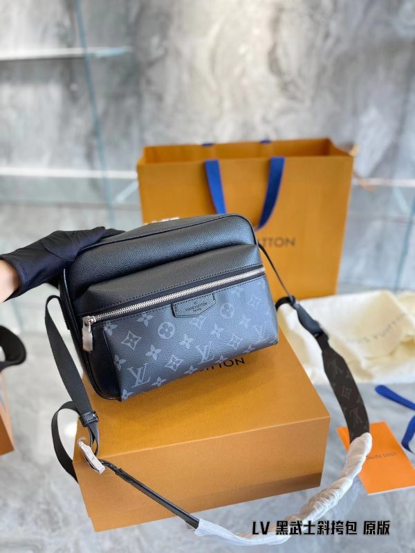 Replica LV Taigarama Outdoor Messenger PM M30830 - Image 2