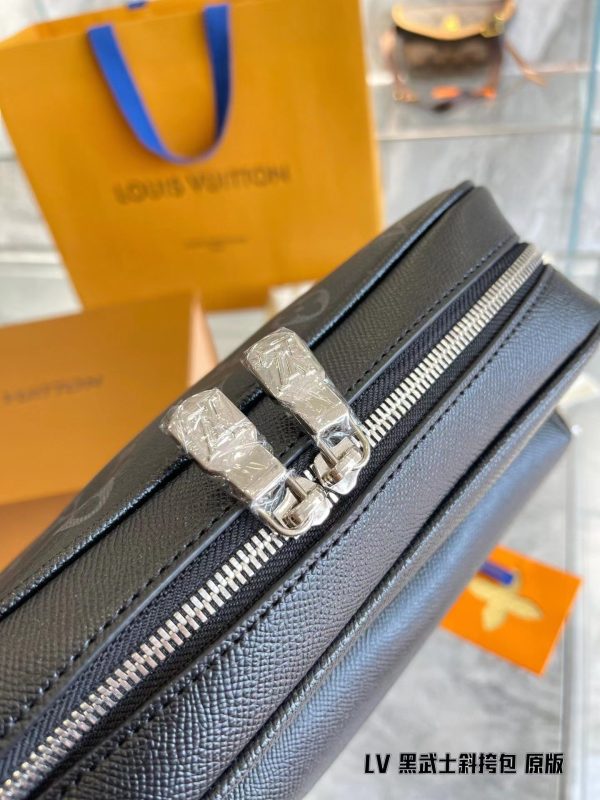 Replica LV Taigarama Outdoor Messenger PM M30830 - Image 9