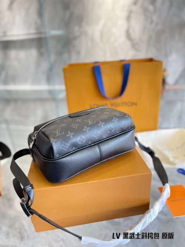 Replica LV Taigarama Outdoor Messenger PM M30830 - Image 7
