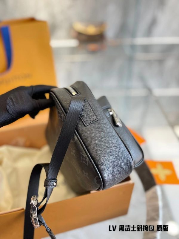 Replica LV Taigarama Outdoor Messenger PM M30830 - Image 5