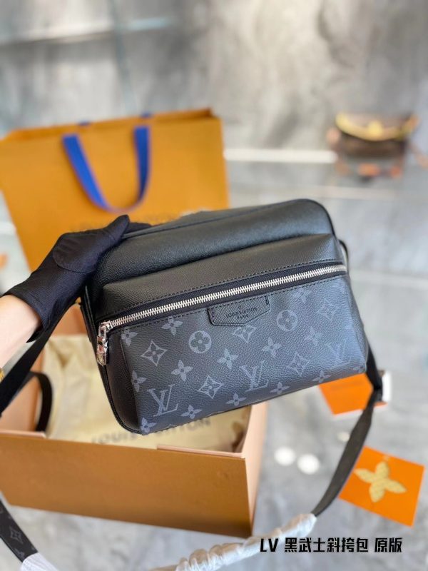 Replica LV Taigarama Outdoor Messenger PM M30830 - Image 4