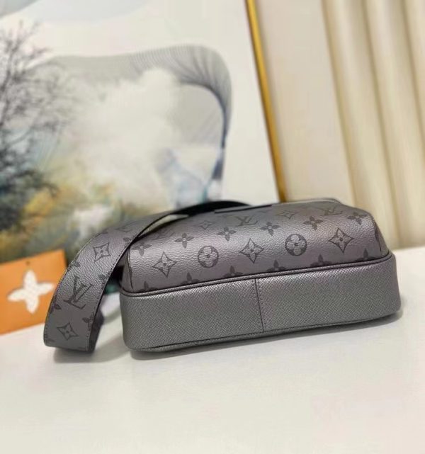 Replica LV Taigarama Messenger PM Silver - Stylish & Durable - Image 4