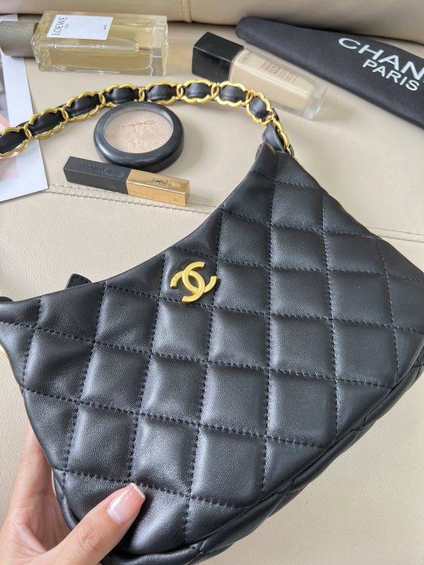 Chanel Hobo Replica Handbag - Style As3562 - Image 5