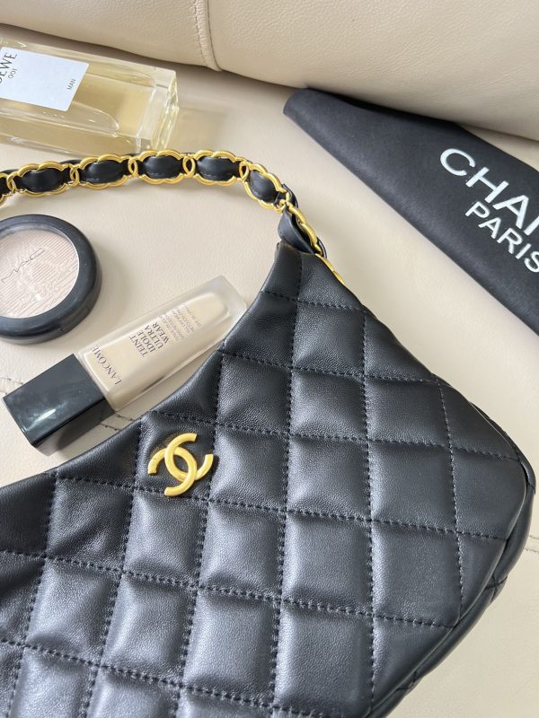 Chanel Hobo Replica Handbag - Style As3562 - Image 8