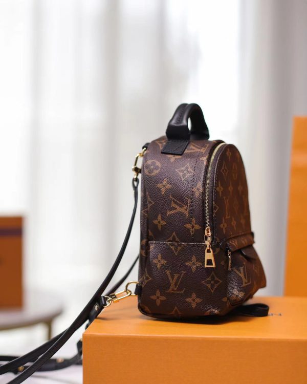 LV Replica Palm Springs Mini Backpack M44873 | Stylish & Compact - Image 5