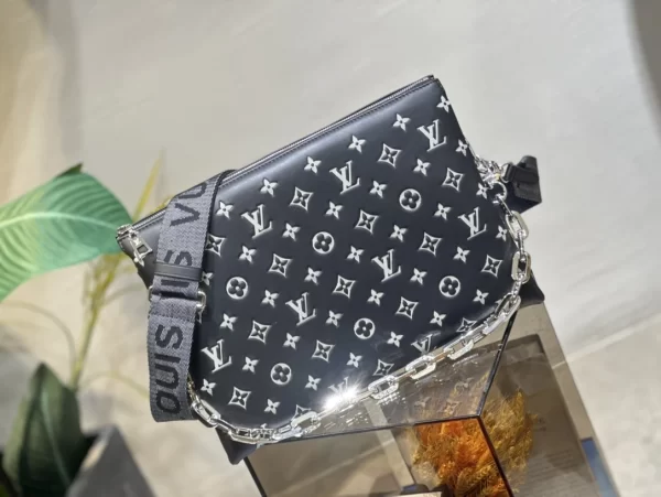 Louis Vuitton Coussin Monogram Lambskin MM Black/Gray Bag - Image 2
