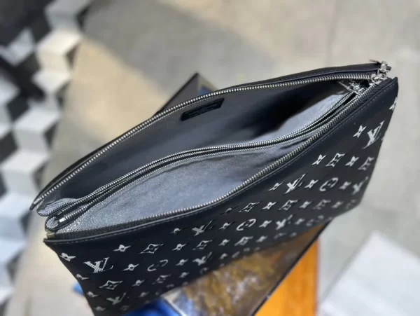 Louis Vuitton Coussin Monogram Lambskin MM Black/Gray Bag - Image 8