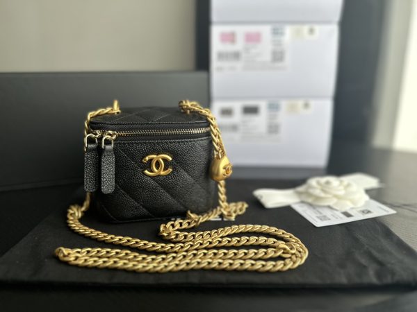 Replica Chanel Black Calfskin Clutch w/ Gold Chain Ap3203