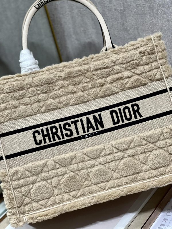 Replica Dior Book Tote Medium Beige Shearling M1295Zmbu_M918 - Image 9