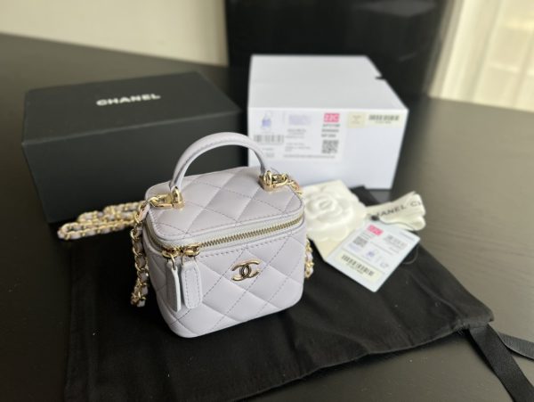 Replica Chanel 22 White Ap2198 Luxury Handbag - Image 8
