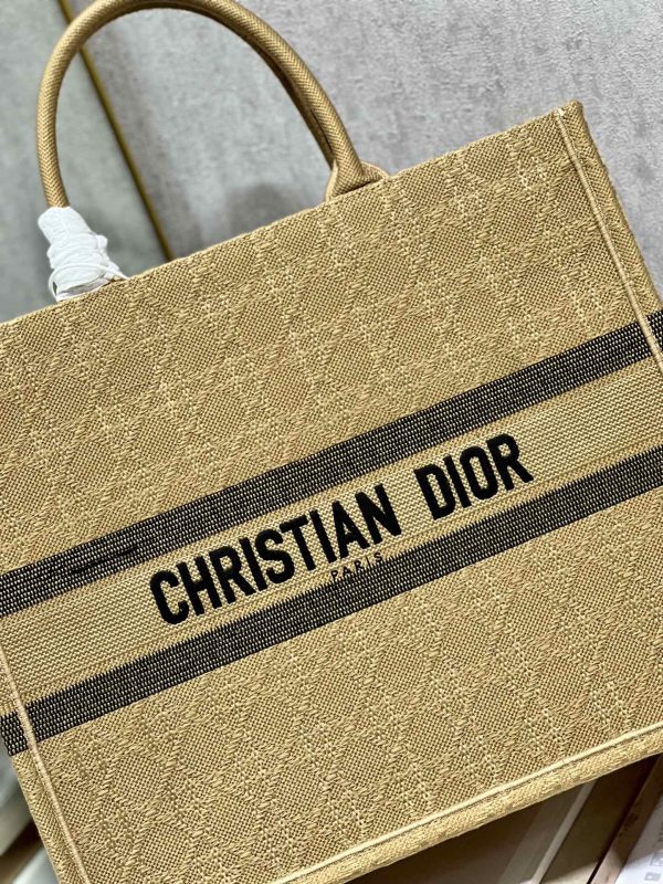 Replica Dior Large Natural Cannage Raffia Book Tote - Image 5