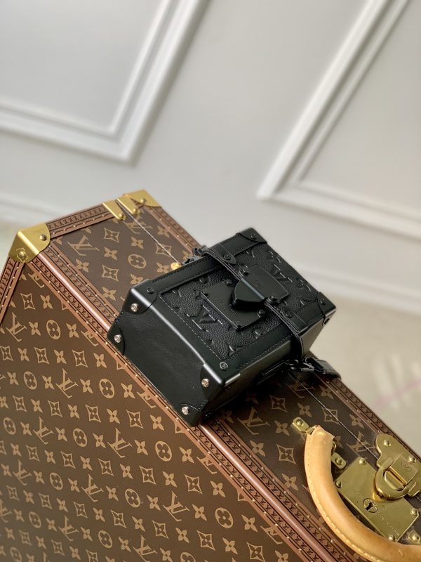 Replica LV Vertical Trunk Wallet - M82070 - Stylish & Compact - Image 9