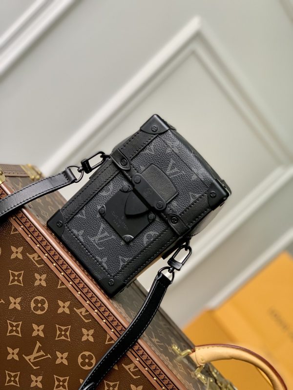 Replica Louis Vuitton M82077 Vertical Trunk Wallet