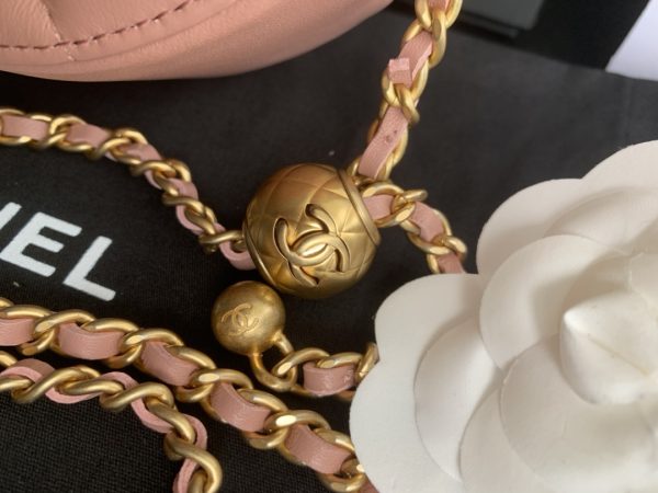Replica Chanel Pink 1449 Handbag - Elegant & Stylish - Image 7