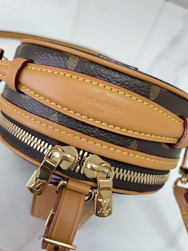Replica LV Boite Chapeau M44699 Handbag – Stylish & Elegant - Image 3