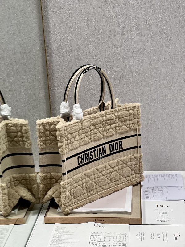 Replica Dior Book Tote Medium Beige Shearling M1295Zmbu_M918 - Image 6