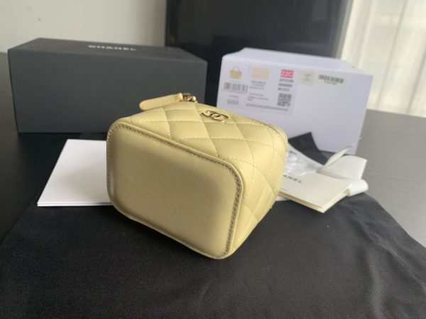 Chanel 22 Yellow Ap2198 Replica Handbag - Image 8