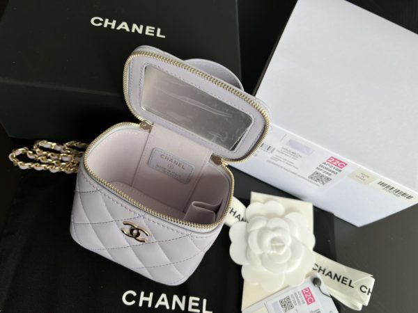 Replica Chanel 22 White Ap2198 Luxury Handbag - Image 5