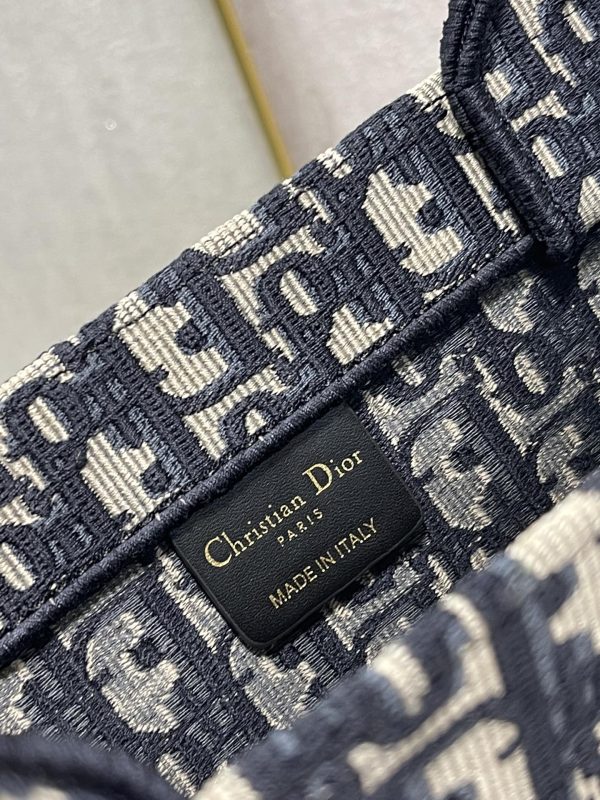Replica Dior Book Tote Medium - M1286Zriw_M928 - Image 2