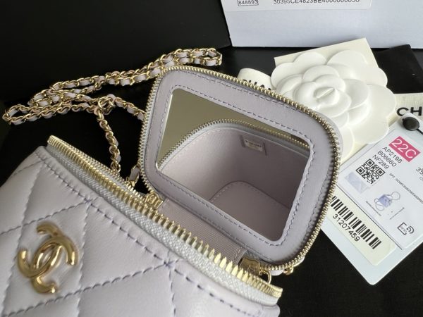 Replica Chanel 22 White Ap2198 Luxury Handbag - Image 9