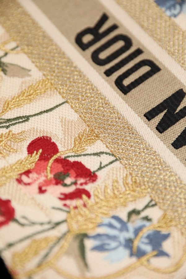 Replica DiorBook Tote: Natural Multicolor Raffia Embroidered Design - Image 4