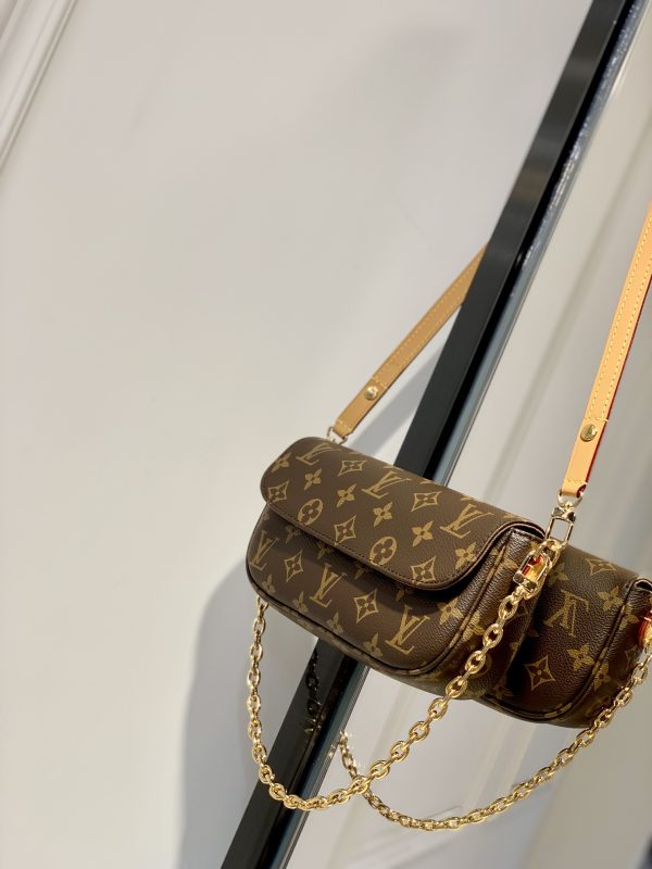 Replica LV Wallet On Chain Ivy M81911 | Stylish & Luxurious Design - Image 2
