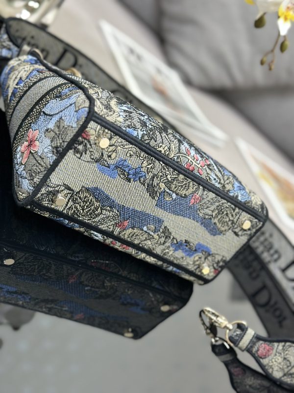Replica Dior Medium Lady D-Lite Bag M0565Orzi_M49E - Image 9