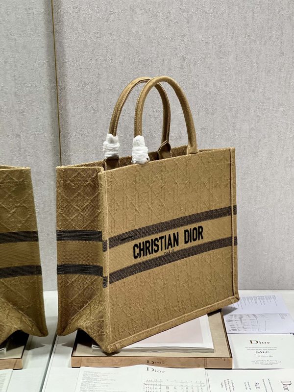 Replica Dior Large Natural Cannage Raffia Book Tote - Image 6