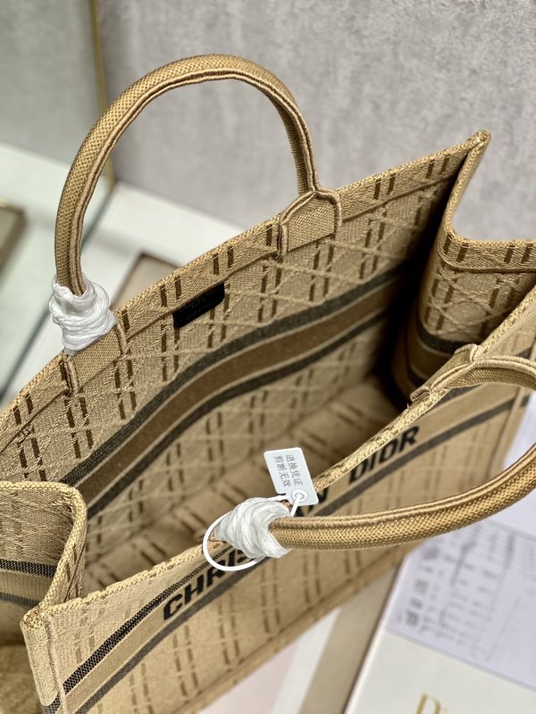Replica Dior Large Natural Cannage Raffia Book Tote - Image 3