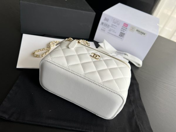 Replica Chanel 22 Handbag - White Ap2199 Elegance - Image 5