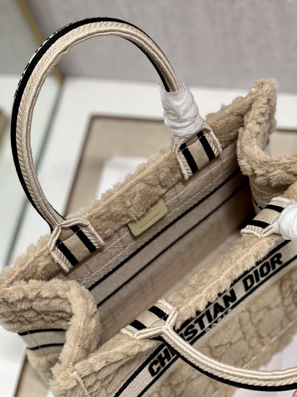 Replica Dior Book Tote Small Beige Shearling Bag M1265Zmbu_M918 - Image 3