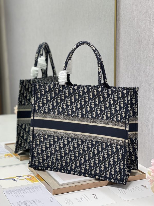 Replica Dior Book Tote Large M1296Zriw_M928 Handbag - Image 3