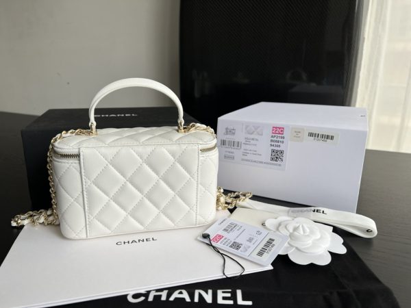 Replica Chanel 22 Handbag - White Ap2199 Elegance - Image 3