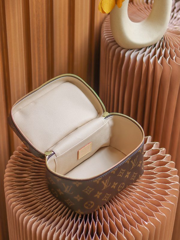 Louis Vuitton Replica Mini Toiletry Pouch M44495 - Image 4