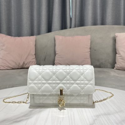 Replica Dior Lady Dior Chain Pouch S0937 - Stylish & Trendy
