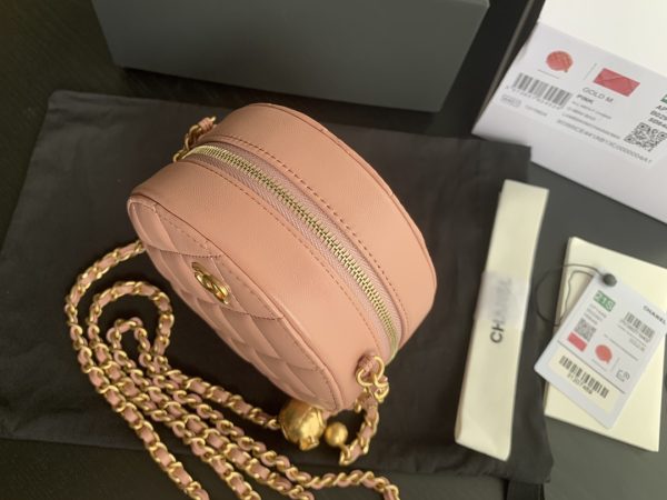 Replica Chanel Pink 1449 Handbag - Elegant & Stylish - Image 6