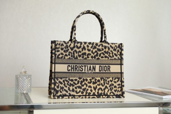 Replica Dior Book Tote Medium Beige Multicolor Mizza M1296Zrhm_M918 - Image 9