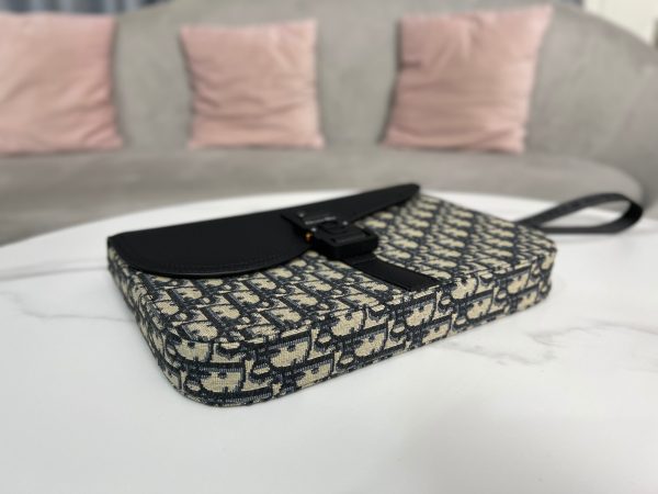 Replica Dior Saddle A5 Pouch – Stylish & Compact Design - Image 7