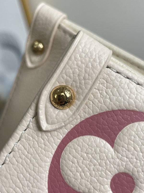 Replica LV Onthego MM Tote Bag M21575 - Stylish & Elegant Design - Image 4