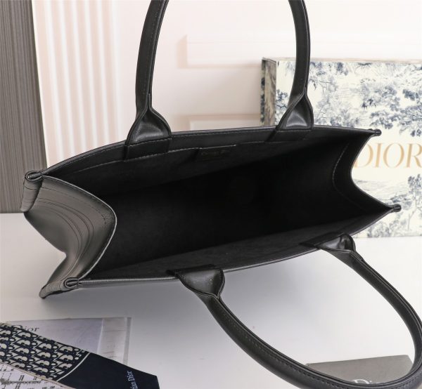 Replica Dior Book Tote Medium Black Calfskin M1265Ztqt_M911 - Image 2