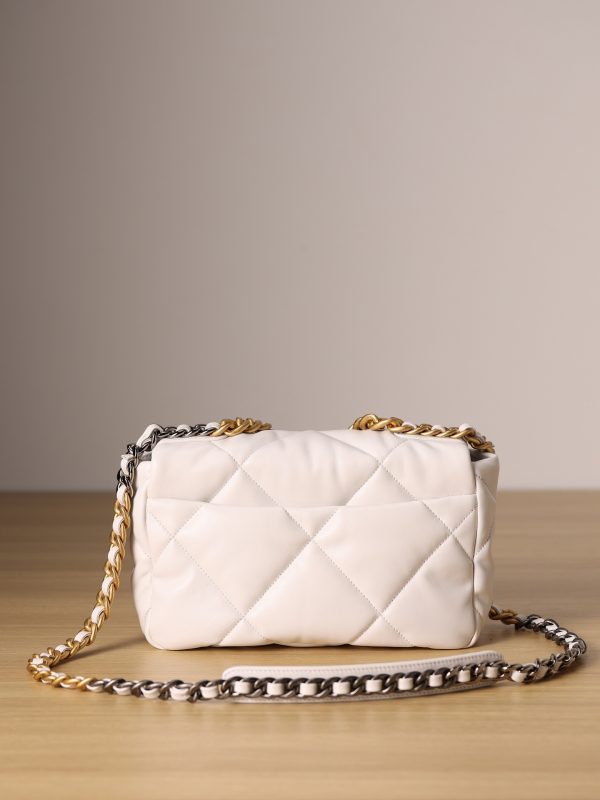 Red Chanel CF 25 Replica – Luxury Style, Timeless Elegance - Image 4