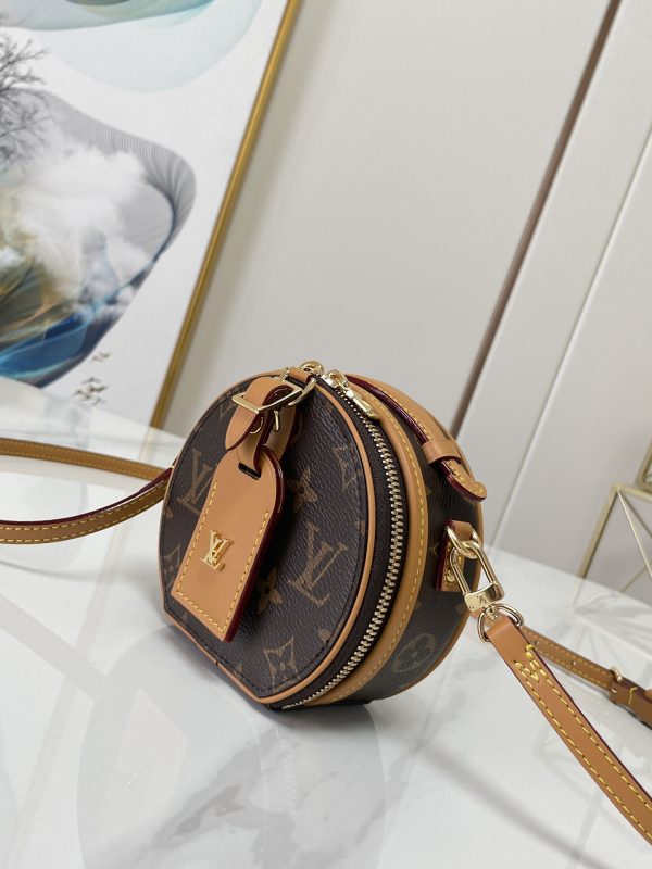 Replica LV Boite Chapeau M44699 Handbag – Stylish & Elegant - Image 6