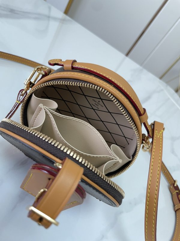 Replica LV Boite Chapeau M44699 Handbag – Stylish & Elegant - Image 4