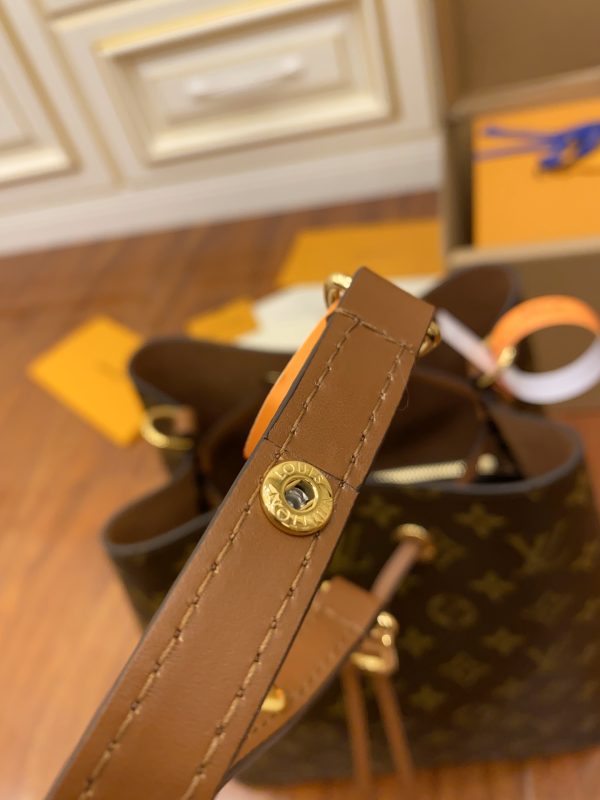 Replica Louis Vuitton Neonoe MM M44887 Handbag - Image 6