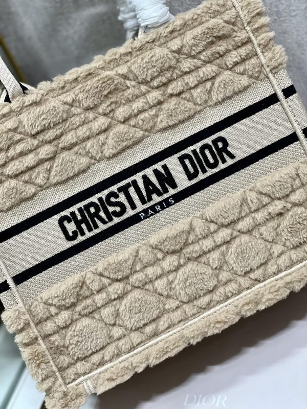 Replica Dior Book Tote Small Beige Shearling Bag M1265Zmbu_M918 - Image 6