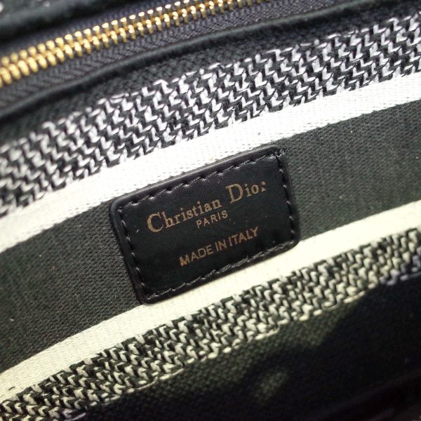 Replica Dior Medium Lady D-Lite Bag M0565Omdv_M993 - Image 4