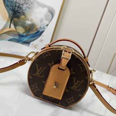 Replica LV Boite Chapeau M44699 Handbag – Stylish & Elegant