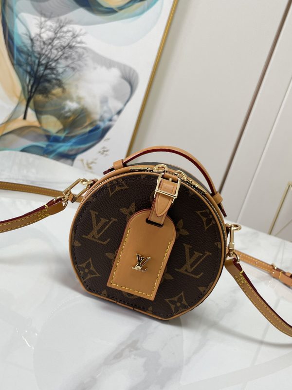 Replica LV Boite Chapeau M44699 Handbag – Stylish & Elegant